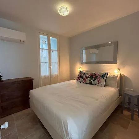 Rossetti Rosa Vieux 2 Bed * ニース
