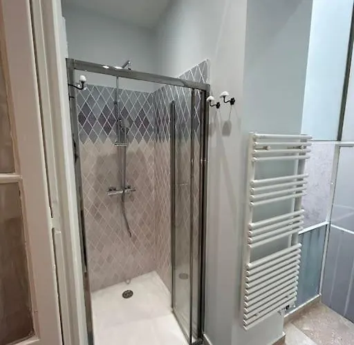 Rossetti Rosa Vieux 2 Bed *