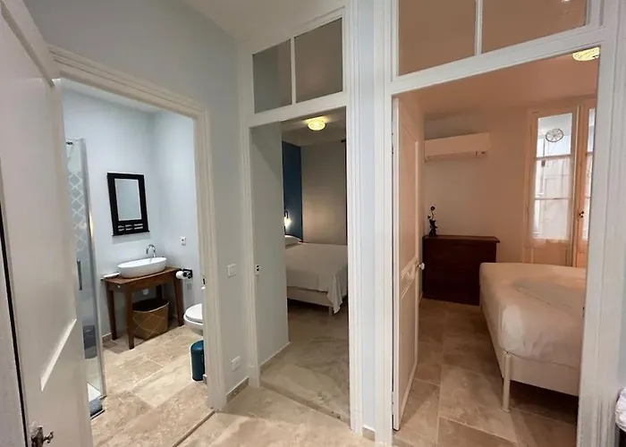 Апартаменты Rossetti Rosa Vieux 2 Bed